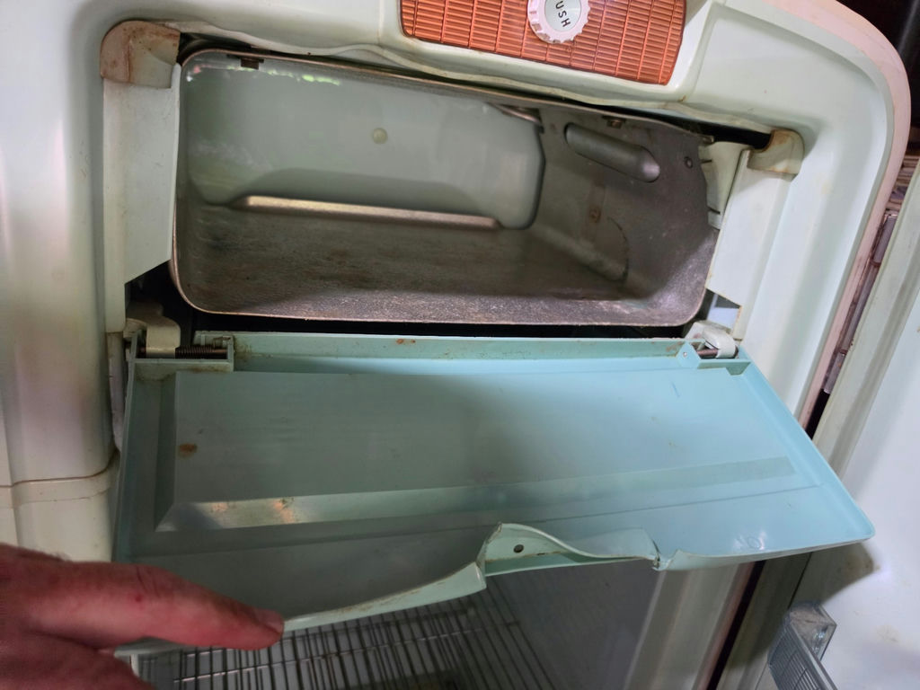 Vintage 1950s Admiral "Dual-Temp" Refrigerator – Turquoise & Copper Interior - image 4 of 4