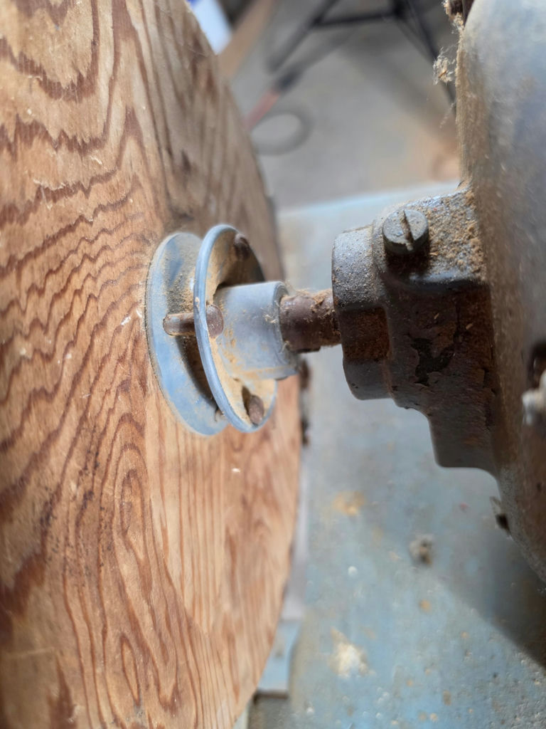 Vintage Canadian General Electric Disc Sander on Custom Wooden Stand – Working - image 3 of 7