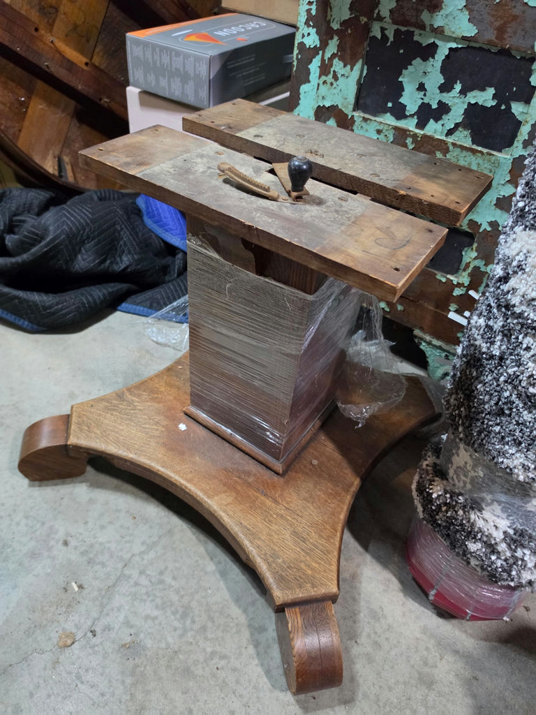 Antique 48" Quarter-Sawn Oak Round Pedestal Dining Table - Arts & Crafts Restoration Project - image 4 of 4