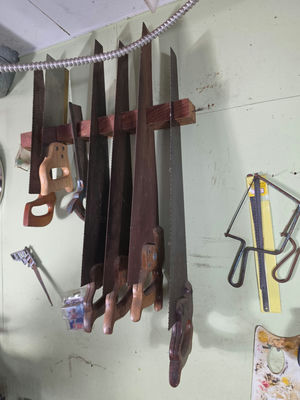 Assorted antique hand saws - Image 1 of 2