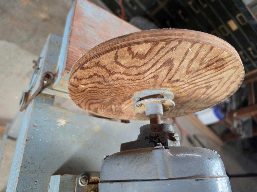 Vintage Canadian General Electric Disc Sander on Custom Wooden Stand – Working - image 4 of 7