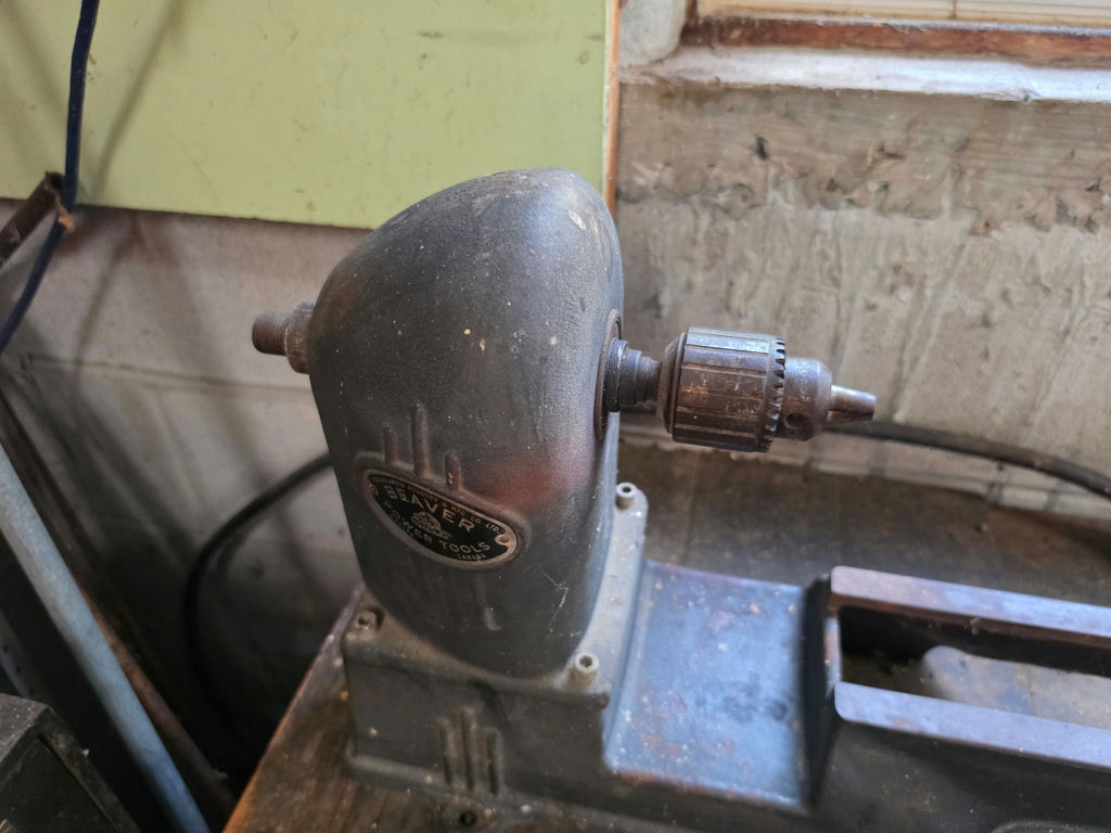 Vintage Beaver 3400 Wood Lathe by The Callander Foundry – Complete with Motor & Workbench - image 2 of 7