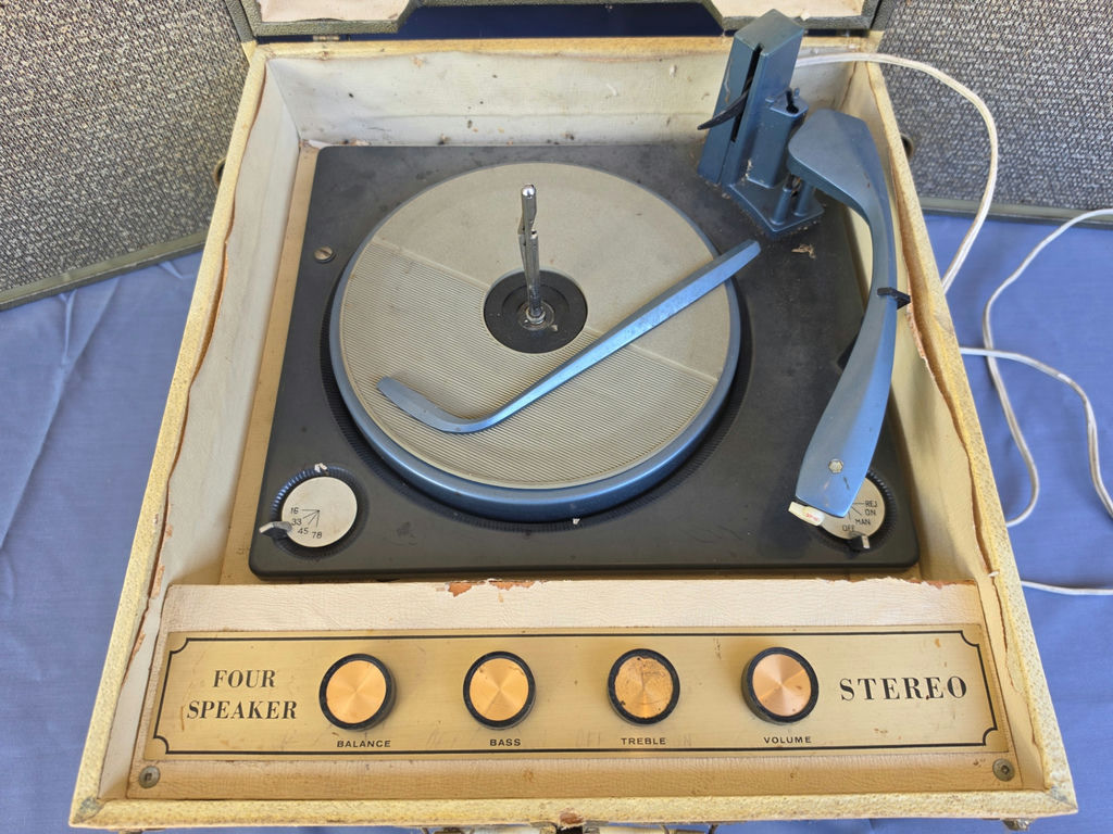 Vintage Dumont Stereophonic 4-Speaker Portable Suitcase Record Player - Model DN7 - image 3 of 3