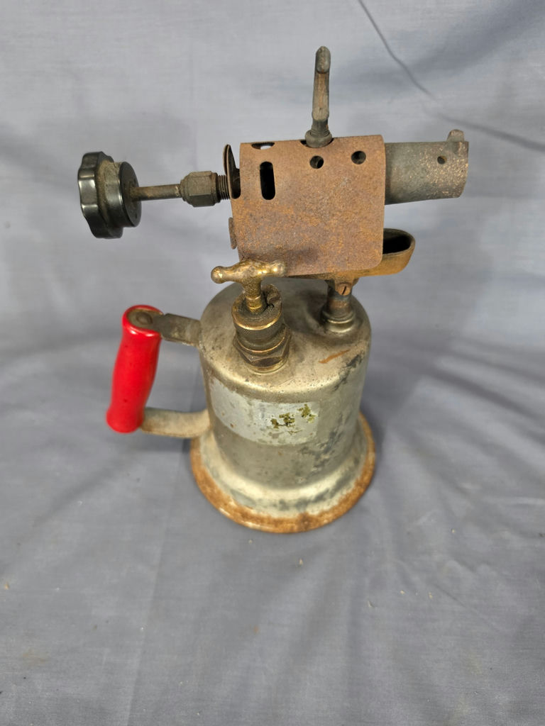 Vintage Workshop Lot: Clayton & Lambert Blowtorch, Stanley Bailey No. 4 & Handyman No. H1204 Planes - image 7 of 9