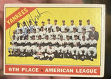 Ralph Houlk Autographed Topps 1966 Yankees Team Card - thumbnail 1 of 3