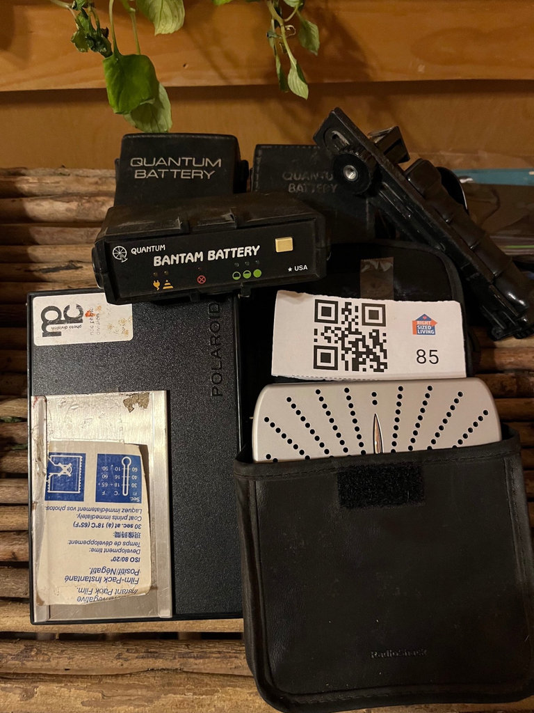 Camera batteries and related accessories - image 1 of 1