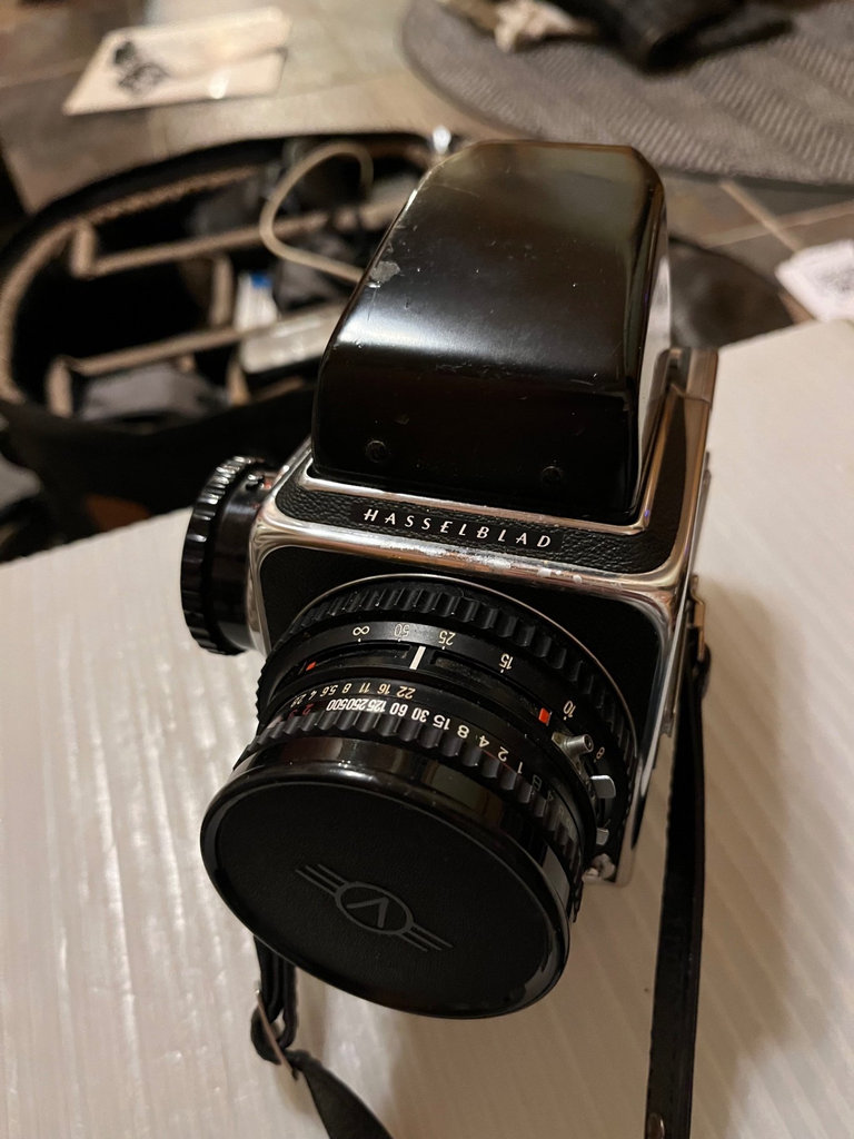 Hassablad camera - image 3 of 3