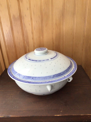 Vintage Rice Eyes Blue-and-white porcelain lidded serving dish - Image 1 of 4