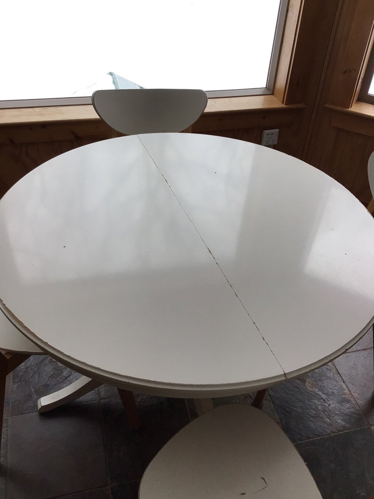Round white dining table with four chairs - image 3 of 3