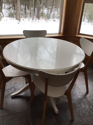 Round white dining table with four chairs - Image 1 of 3