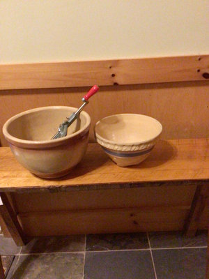 Ceramic bowls and a vintage metal clamp tool - Image 1 of 3