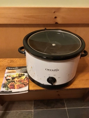 Crock-Pot Slow Cooker with Lid, Manual, and Label - Image 1 of 2