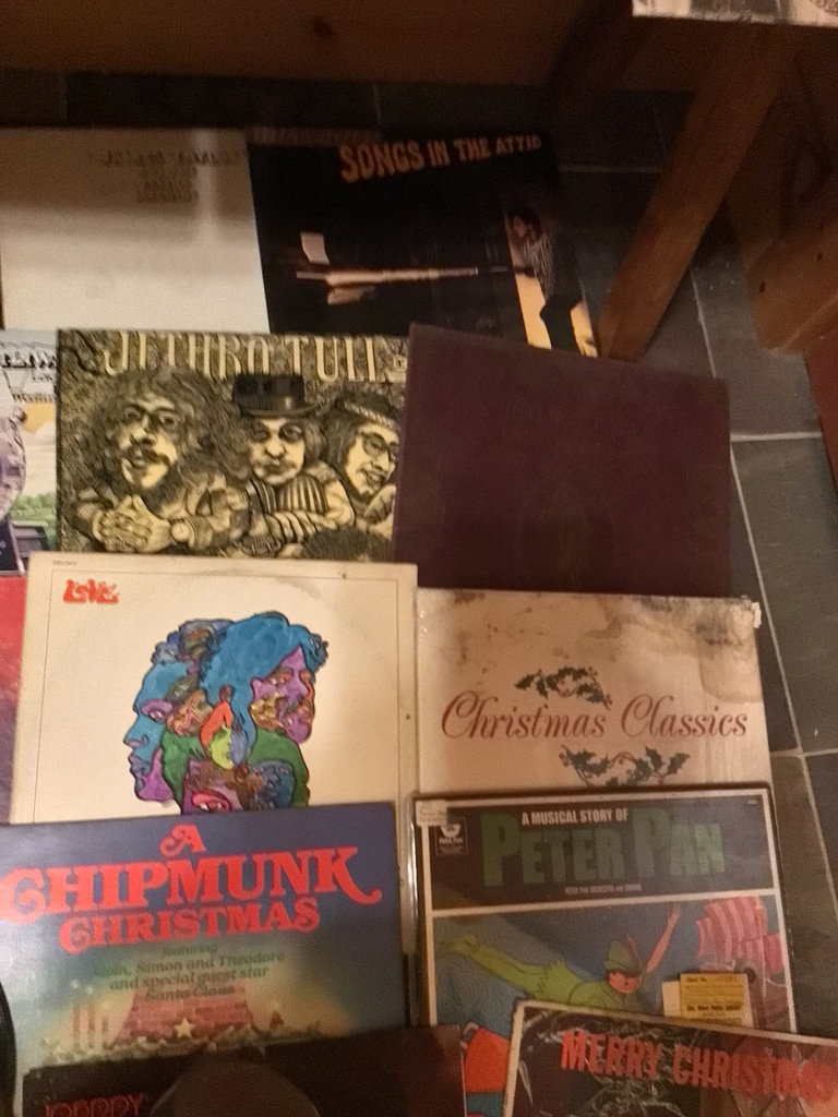 Vinyl record collection (Christmas albums and rock/pop LPs) - image 5 of 7