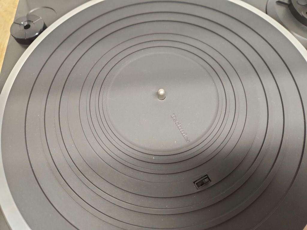 Technics SL-DD33 Turntable - image 9 of 12