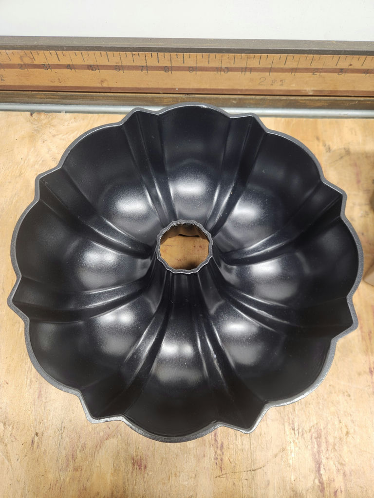 Bundt Pans - image 3 of 7