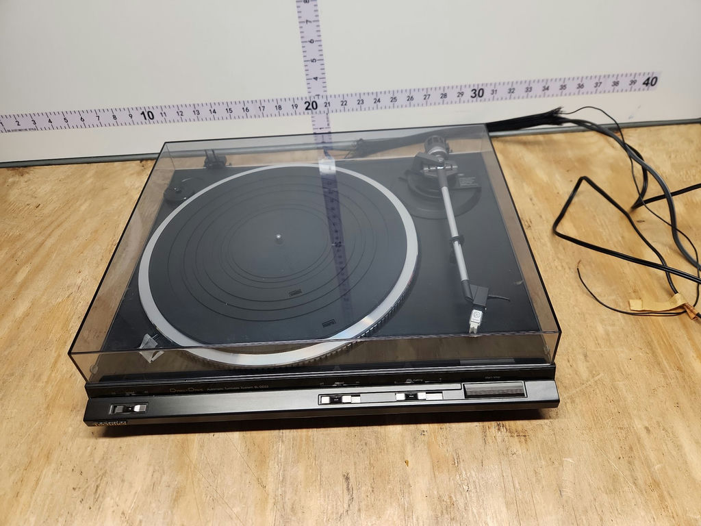 Technics SL-DD33 Turntable - image 1 of 12