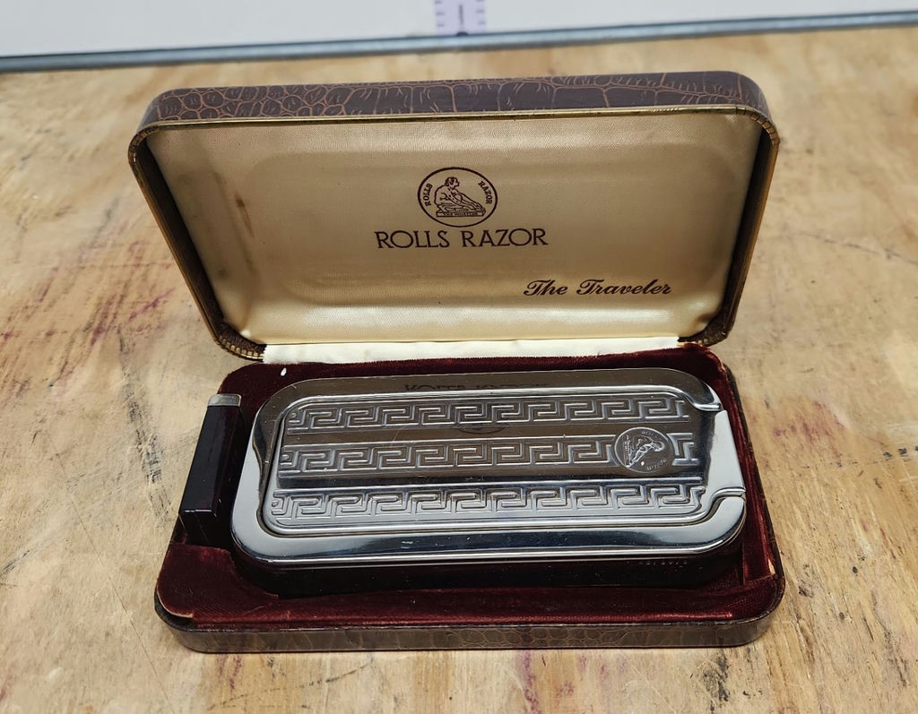 Razor Lot - image 2 of 21