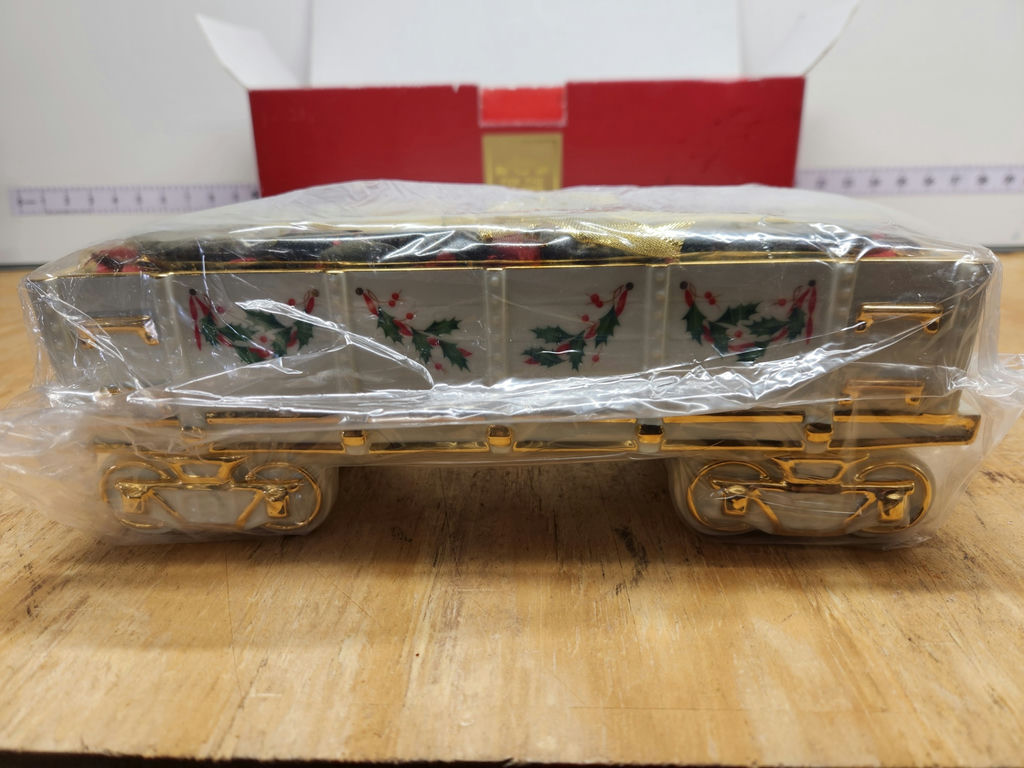 Lenox Holiday Junction Wagon With Potpourri  - image 1 of 10