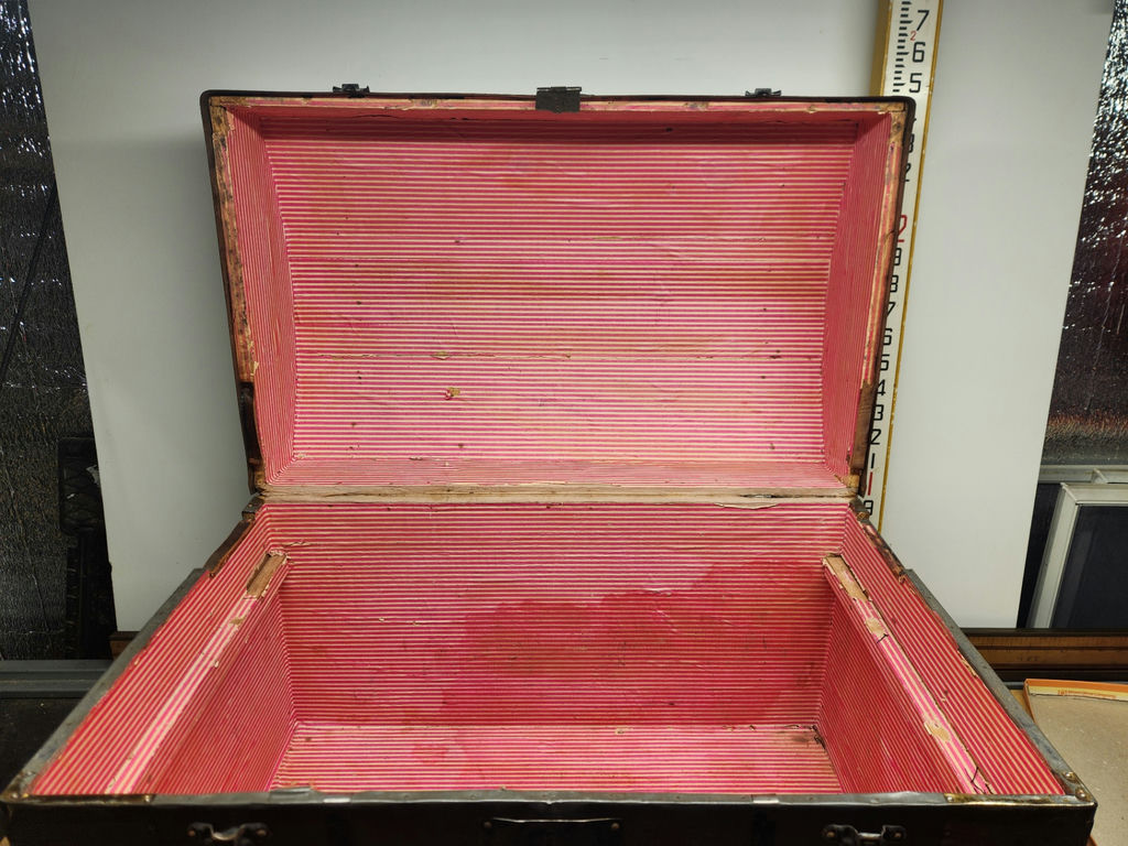 Vintage Dome Top Steamer Trunk - image 5 of 10