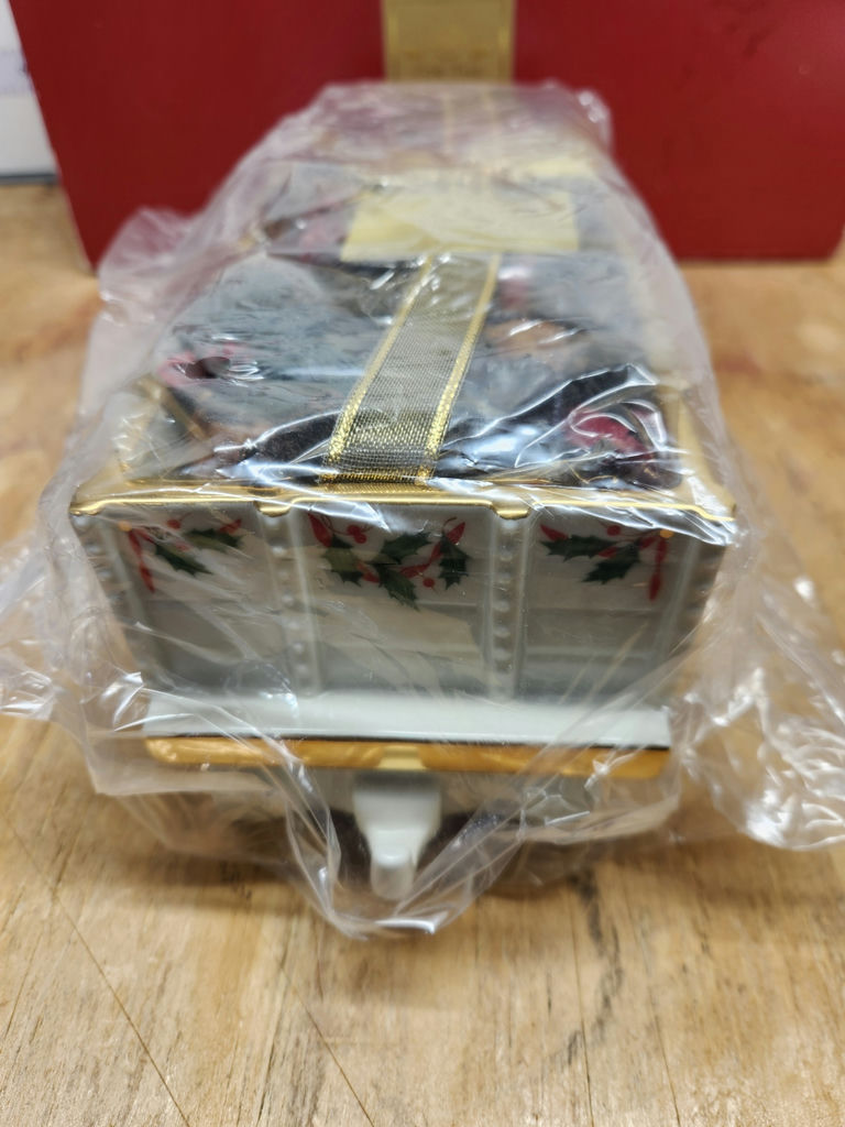 Lenox Holiday Junction Wagon With Potpourri  - image 3 of 10