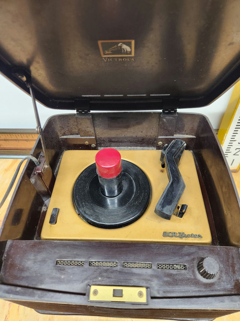 Vintage RCA Victor Victrola 45 Record Player Phonograph 45-EY-3 Bakelite - image 2 of 10