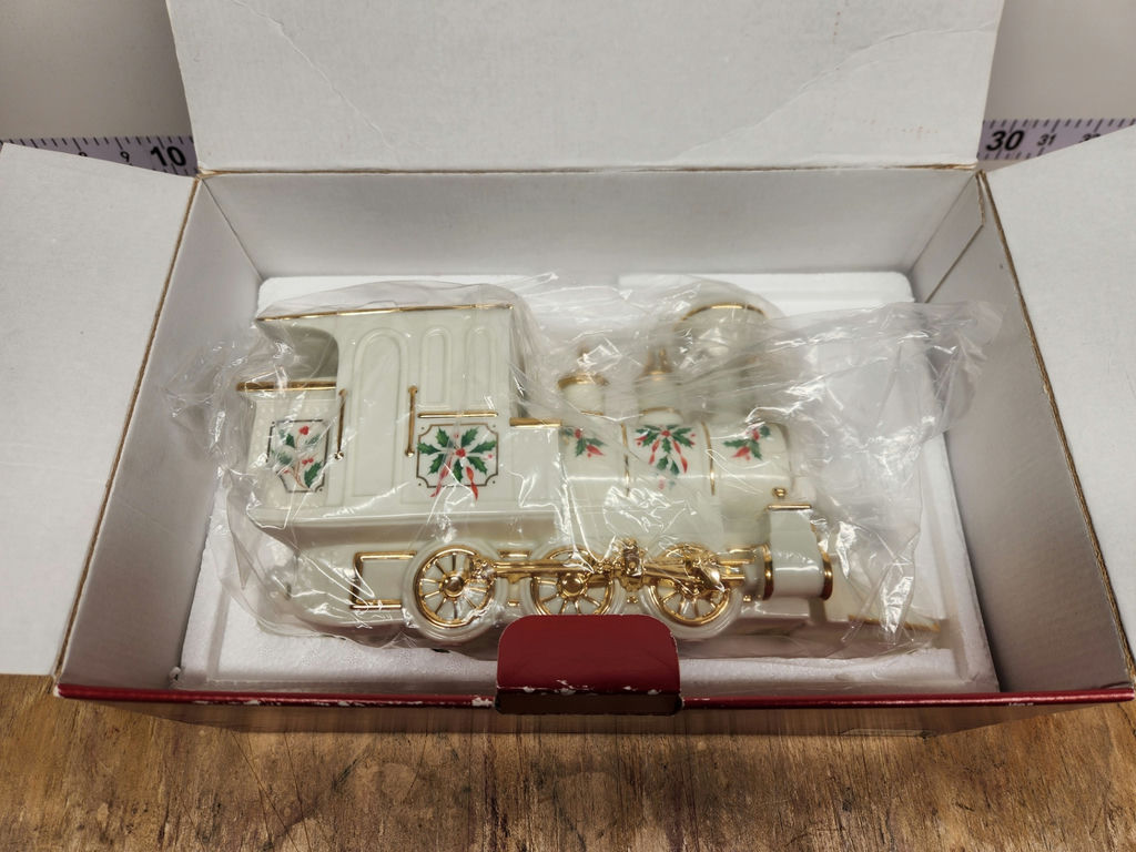 Lenox Holiday Junction Engine - image 1 of 9