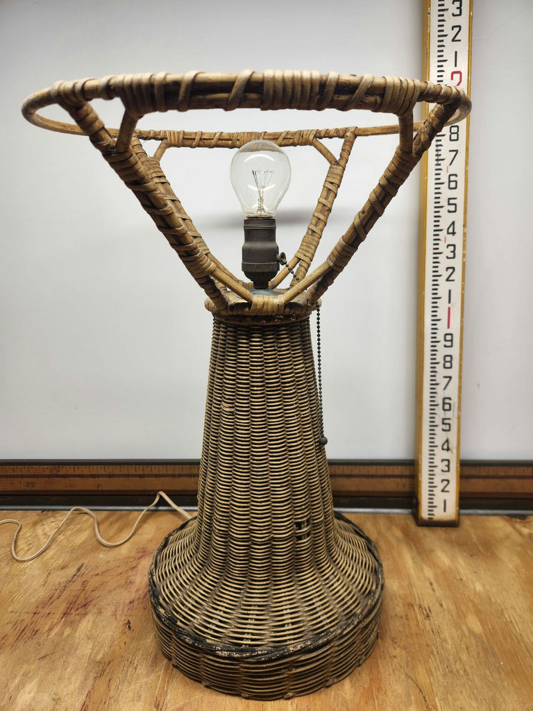 Wicker Lamp - image 5 of 10