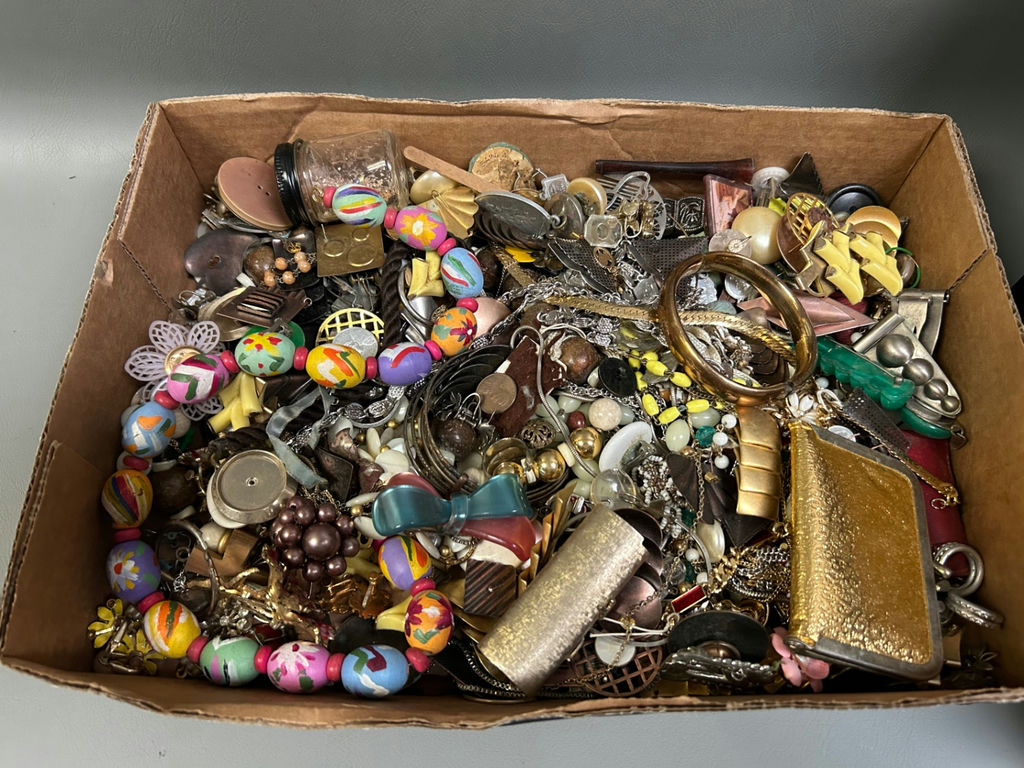 Costume Jewelry  - image 2 of 7