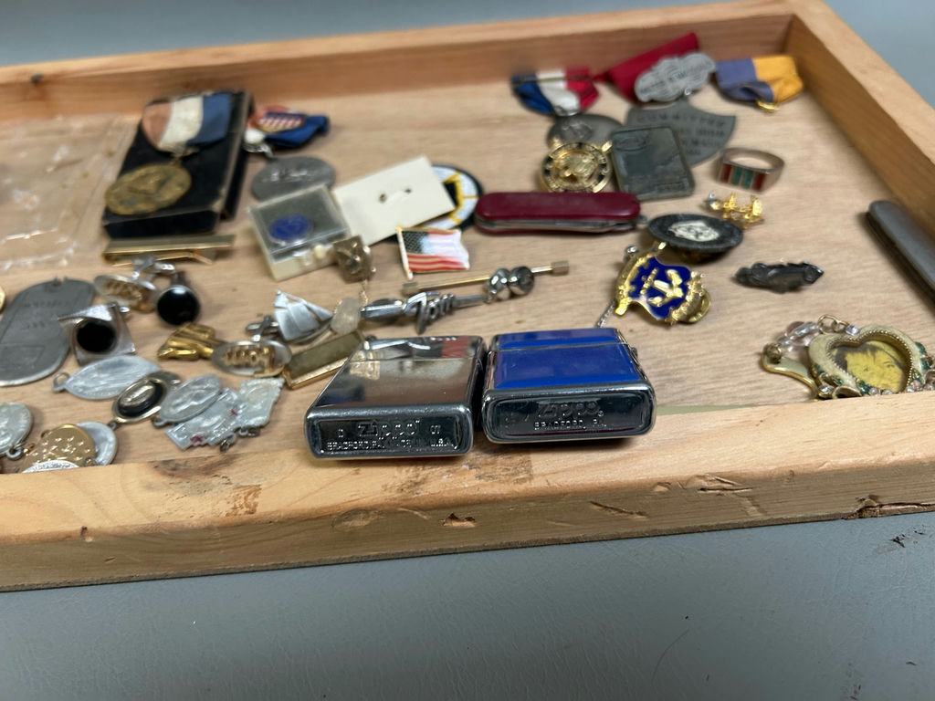 Misc Pins and Medals  - image 3 of 5