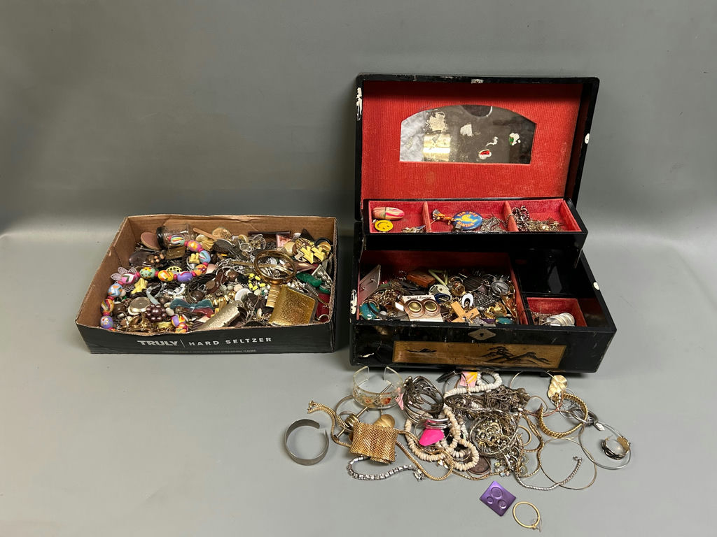 Costume Jewelry - image 1 of 7