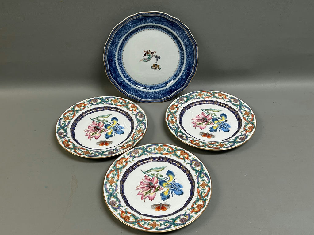 Mottahedeh Collection Plates - image 1 of 5