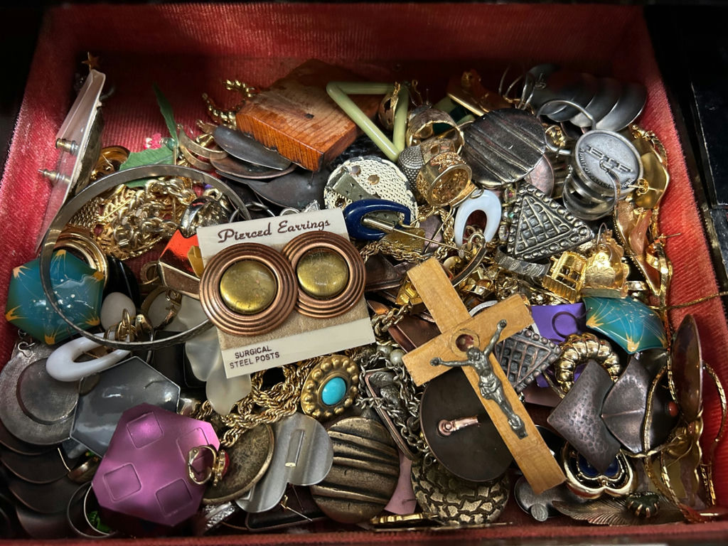 Costume Jewelry - image 4 of 7