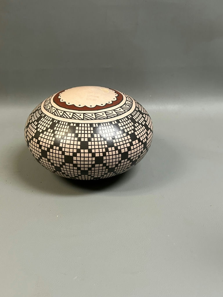 Mata Ortez Mauela Dominguez Pottery - image 4 of 6
