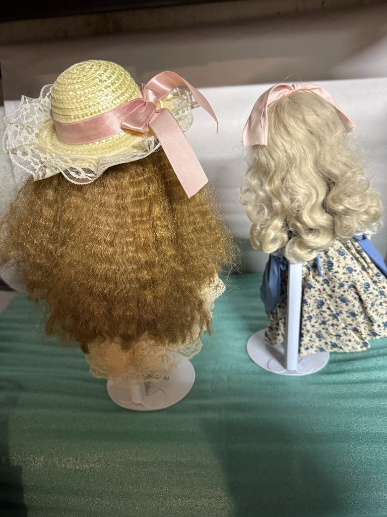 Heritage Mint -Two vintage dolls in period dresses - image 3 of 4