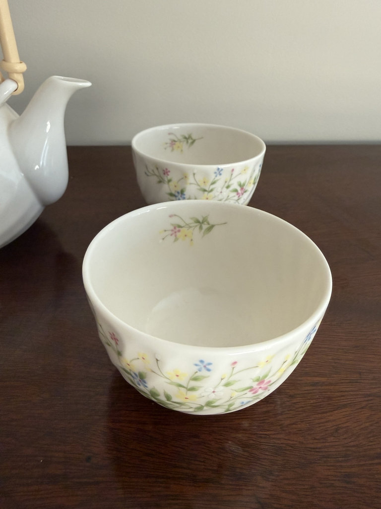 Japan porcelain tea set with teapot and five cups - image 2 of 4
