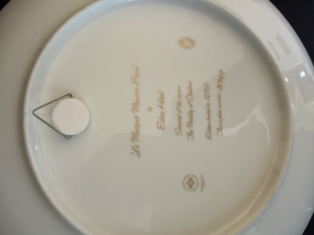 Set of five decorative portrait porcelain plates - image 4 of 6
