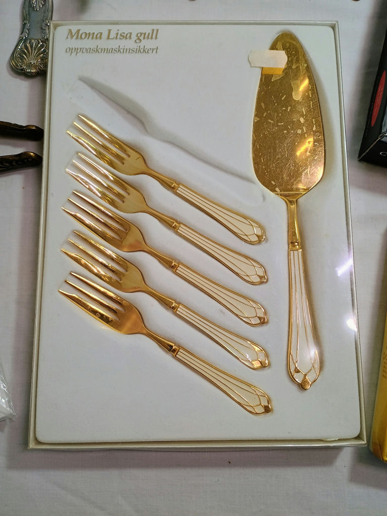 Assorted Scandinavian Kitchen and Bar Serving Accessories - image 3 of 13