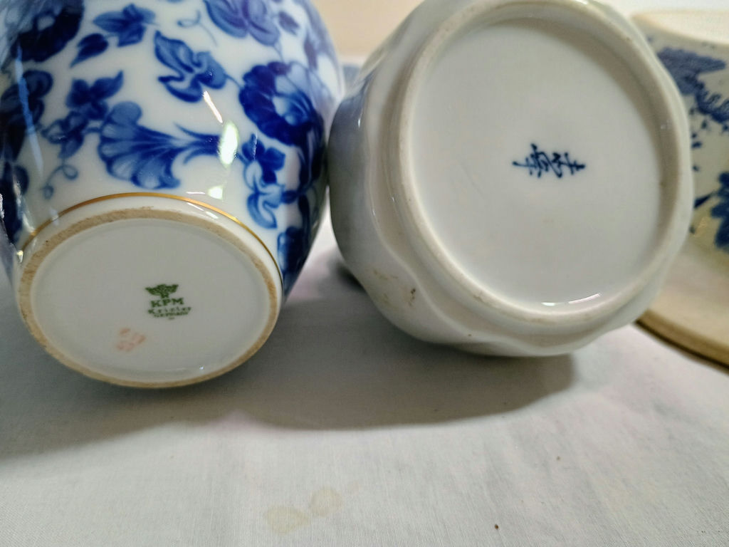 Vintage Blue-and-white porcelain dinnerware - image 8 of 13
