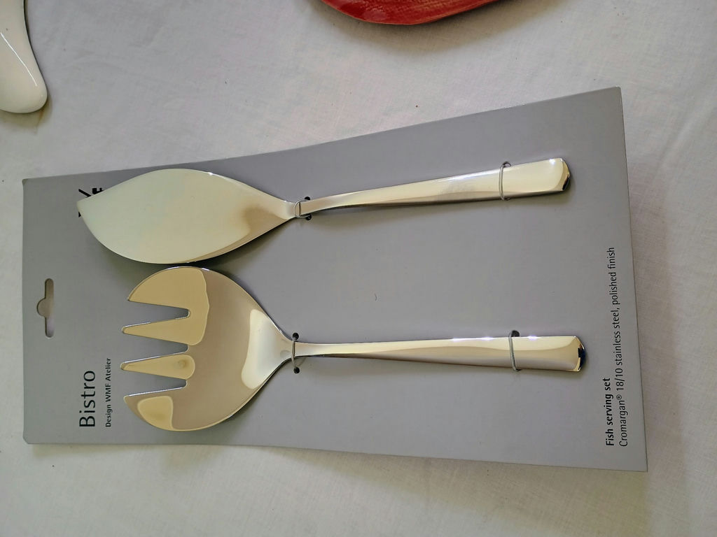 Fish-Themed Serving Dishes, Salad Server Set, and Knitted Oven Mitt - image 9 of 11