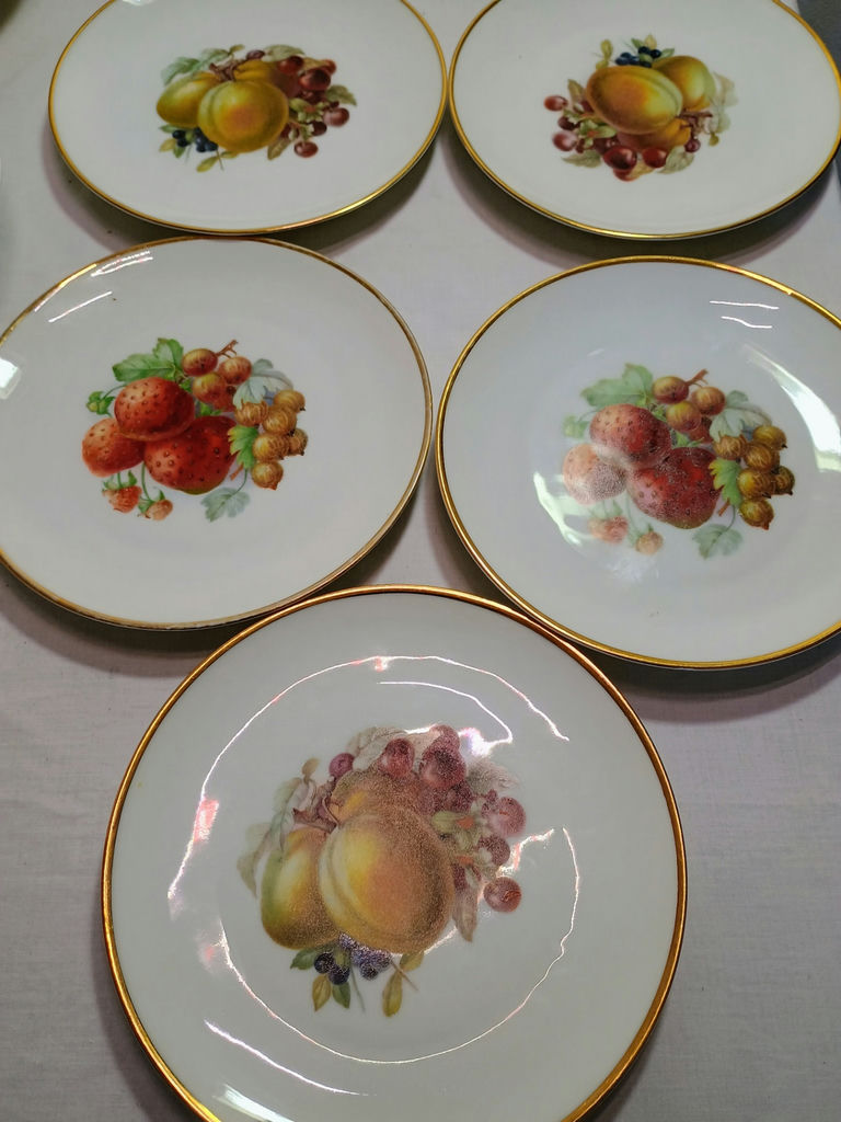 Assorted Decorative Porcelain Bowls and Plates - image 2 of 5