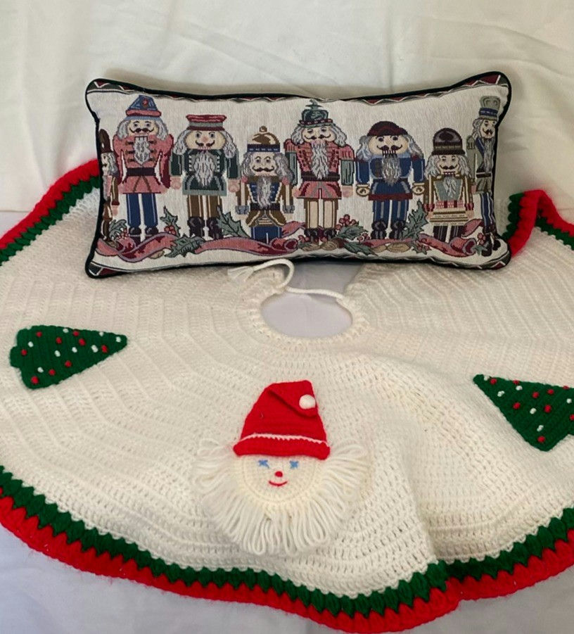 Vintage Christmas Lot and Trunk - image 9 of 11