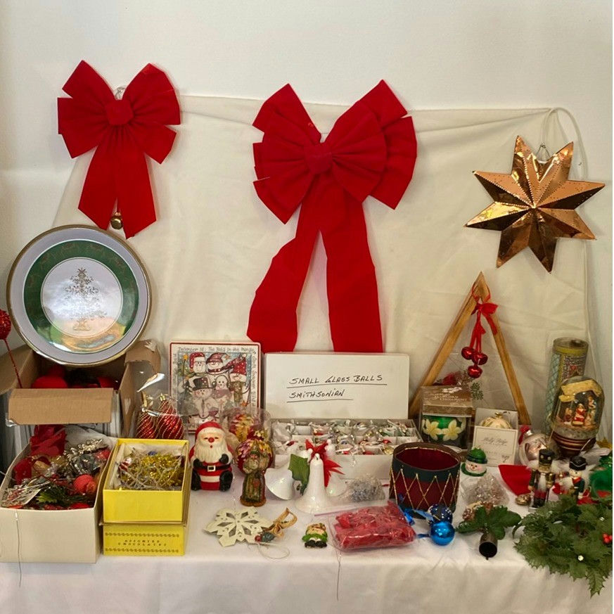 Vintage Christmas Lot and Trunk - image 1 of 11
