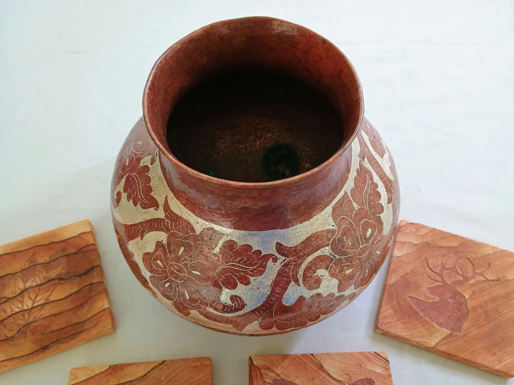 Decorative Copper Vase with Four Wooden Coasters - image 2 of 8
