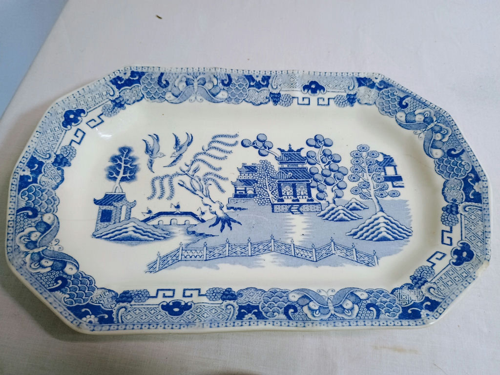 Vintage Blue-and-white porcelain dinnerware - image 12 of 13