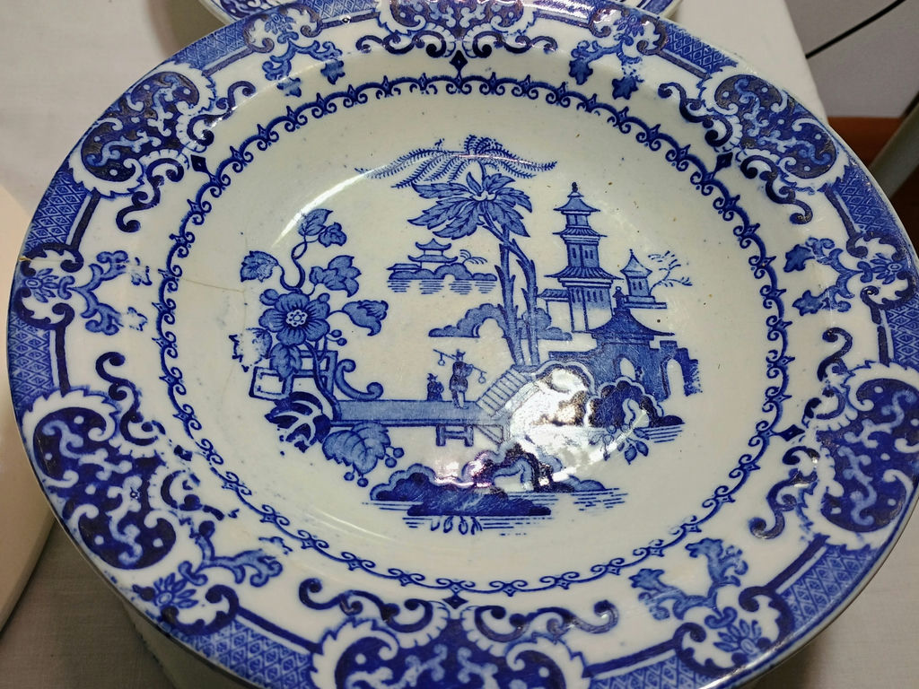 Vintage Blue-and-white porcelain dinnerware - image 7 of 13