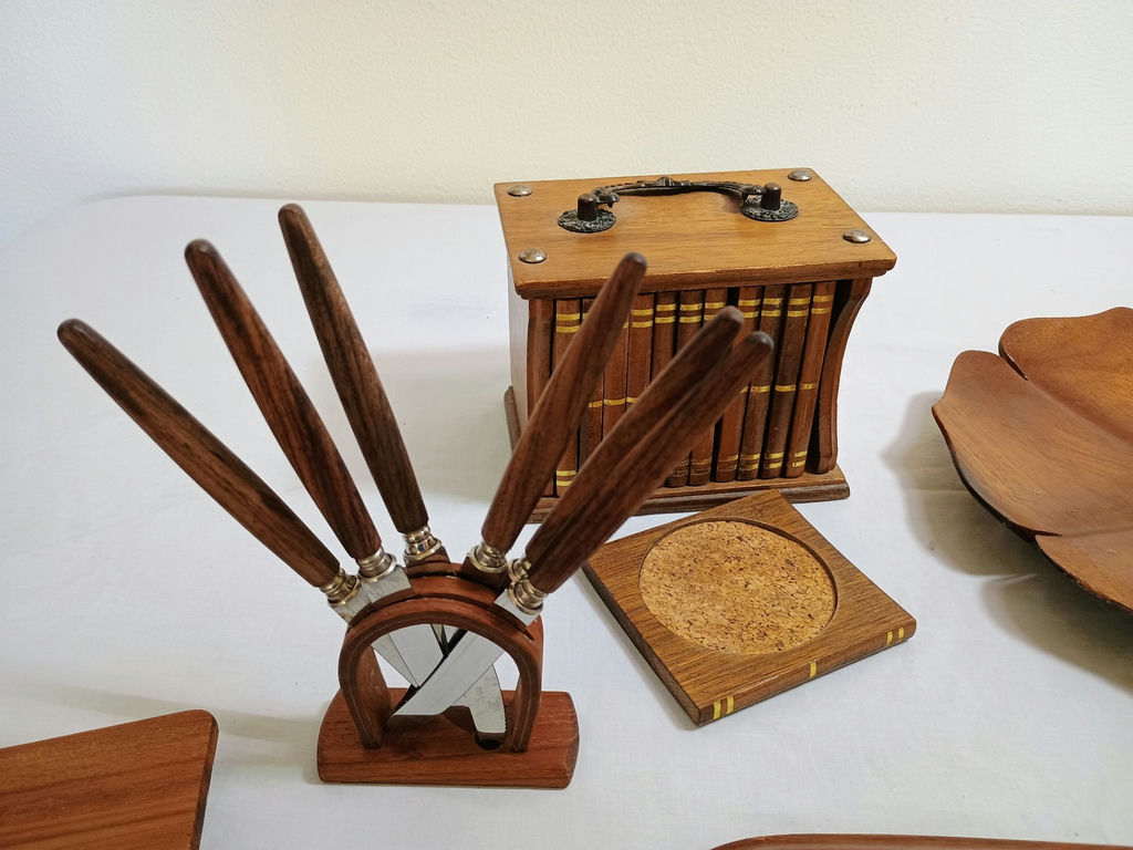 Assorted Vintage Wooden Serving and Tableware Items - image 4 of 7
