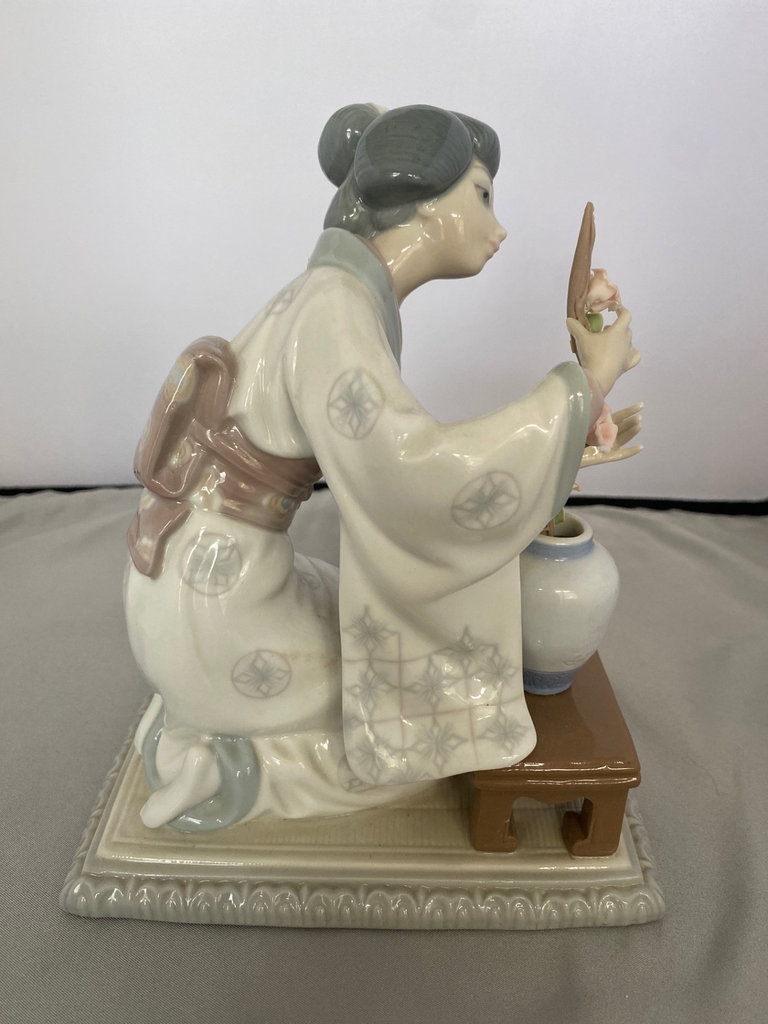 Japanese Girl Arranging Flowers 4840 - image 4 of 5