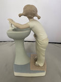Lladro Clean Up Time Bisque Figurine 1973-1993 - thumbnail 5 of 6