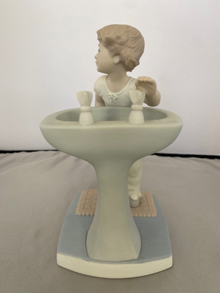 Lladro Clean Up Time Bisque Figurine 1973-1993 - image 4 of 6