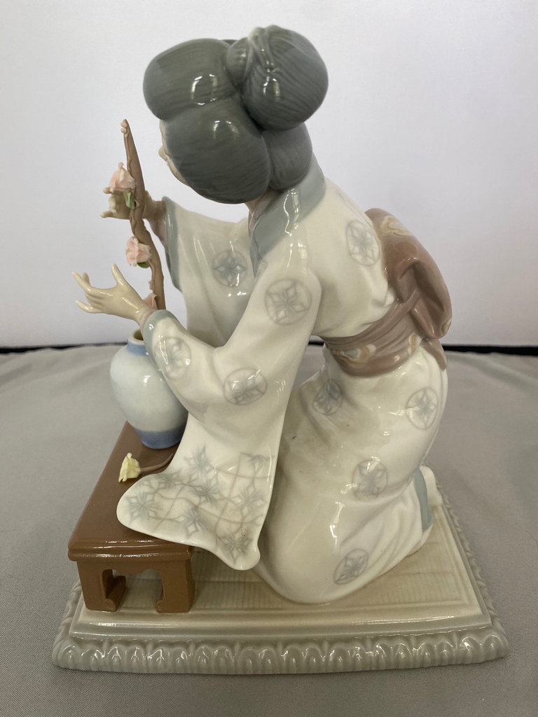 Japanese Girl Arranging Flowers 4840 - image 2 of 5